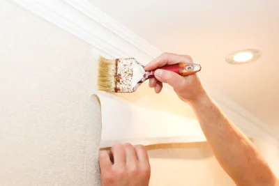 Pose de papier peint à Auriac-Lagast — revêtements muraux et toiles de verre